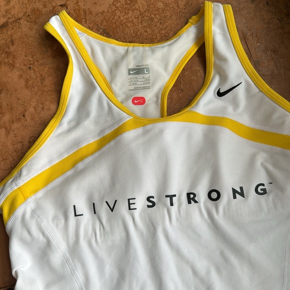 $5 Bundled Nike LiveStrong Tank - Picture 2 of 4